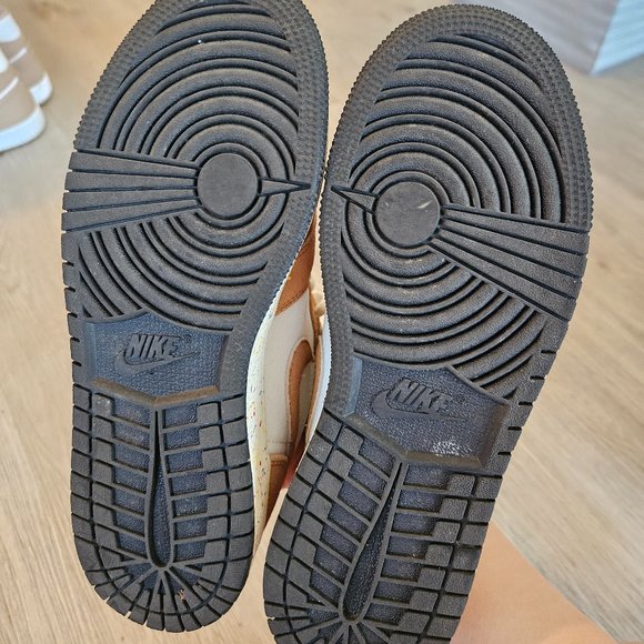 Nike Air Jordan 1 Mid SE Brushstroke 5Y - Picture 3 of 6